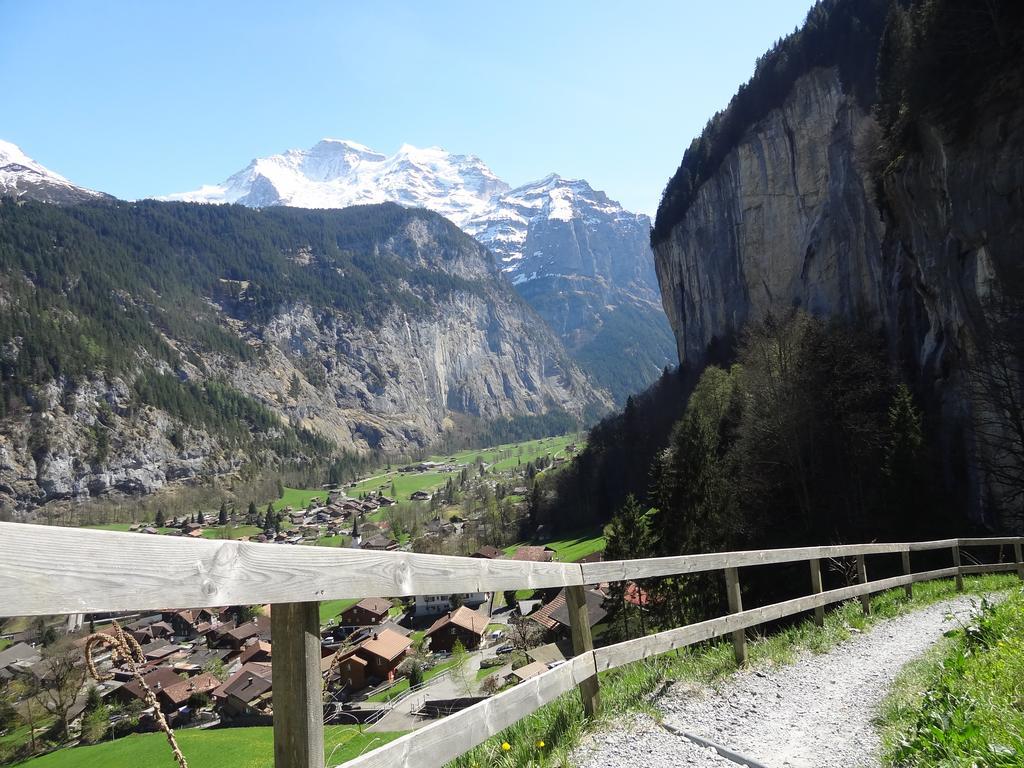 Ferienwohnung Base Cafe Lauterbrunnen Exterior foto